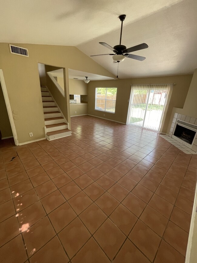 Building Photo - 9931 Village Briar