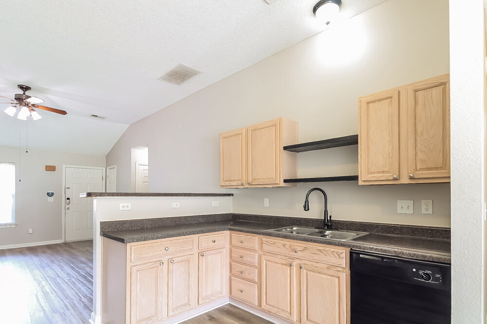 Building Photo - 70 Oakland Woods Cove