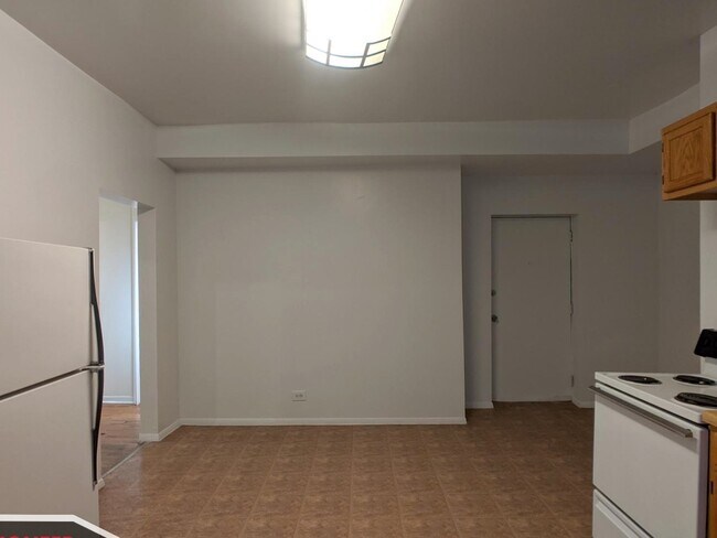 Building Photo - 2323 N Kedzie Blvd