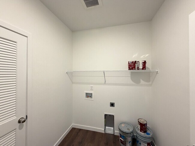 Building Photo - Brand New Post Falls Home!!