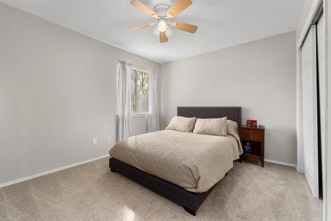 Building Photo - 9325 Linkmeadow Dr