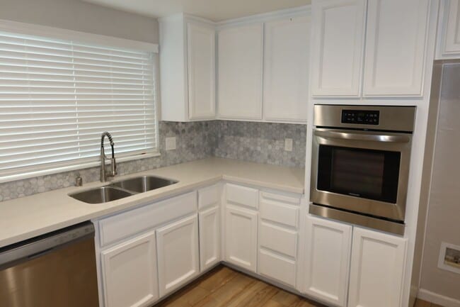 Building Photo - 7256 Havenside Dr