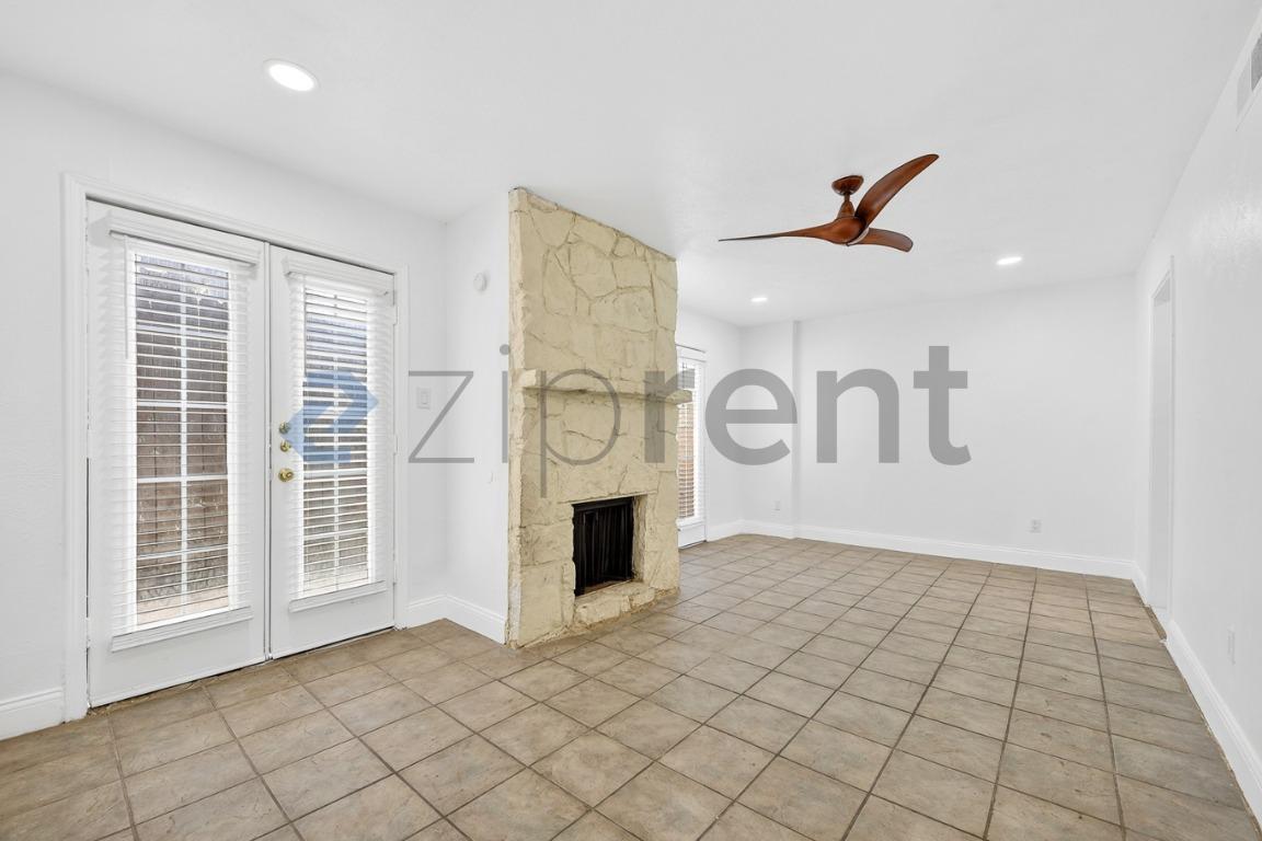 Building Photo - 4626 San Jacinto St