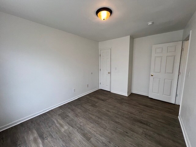 Building Photo - 434 Fernway Dr