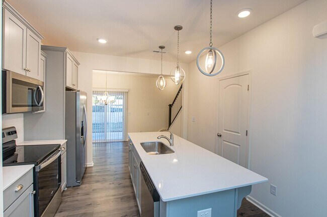Building Photo - BEAUTIFUL 2 Bedroom in MIDLAND