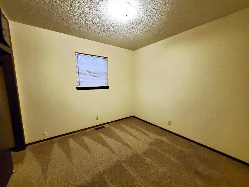Building Photo - 735 S Everett St