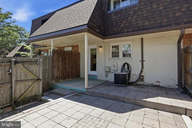 Building Photo - 465 Hampton Ct