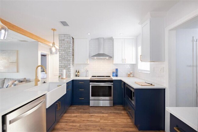 Building Photo - 1221 E Ida St