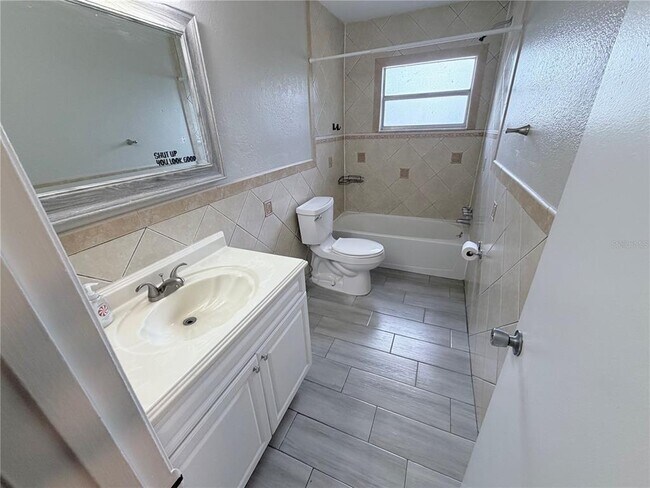 Building Photo - 651 Duncan Cir W