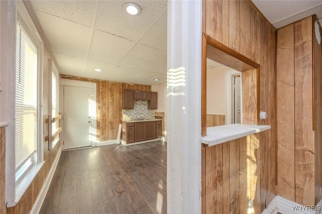 Building Photo - 2146 Genesee St