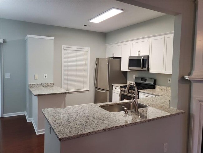 Building Photo - 4133 Howell Park Rd