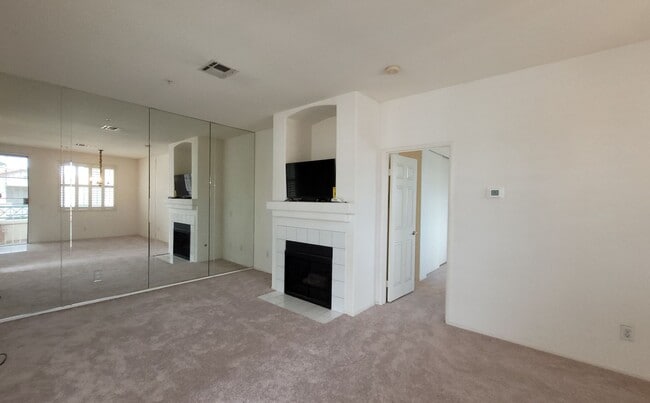 Building Photo - Conveniently Located In Rancho San Diego