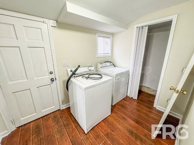 Building Photo - 914 Seaboard St