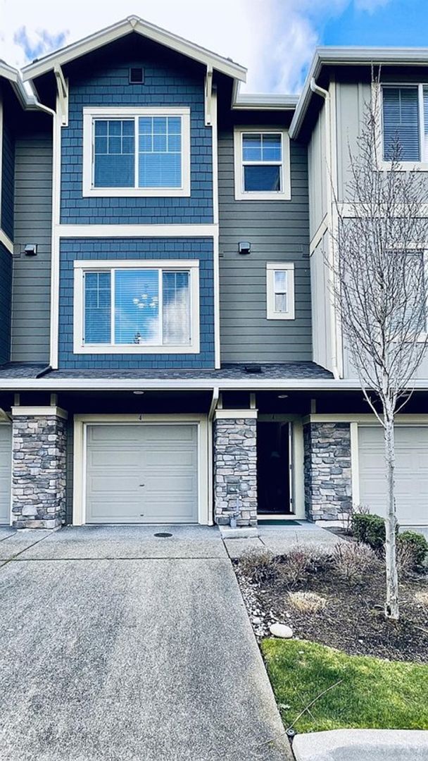 Building Photo - Highly sought-after townhome at Mill Creek Meadows with 2 Bed and 2.5 Bath