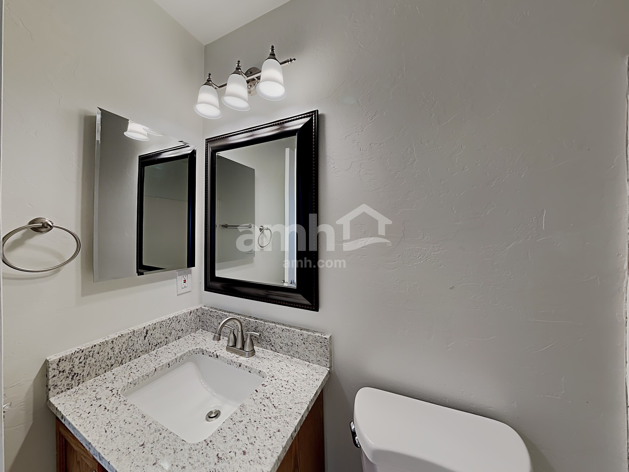 Building Photo - 729 W Firehawk Dr