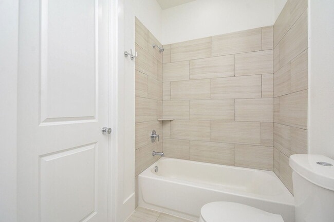 Building Photo - 310 Cyclamen St