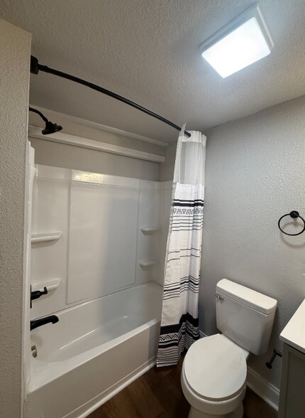 Building Photo - 4402 Immanuel St SW