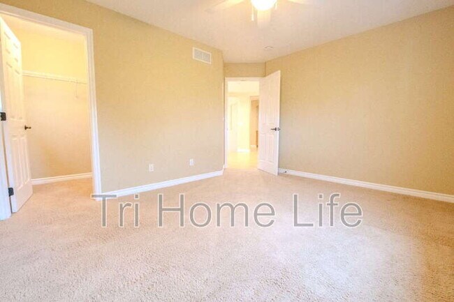 Building Photo - 11033 Grayledge Cir