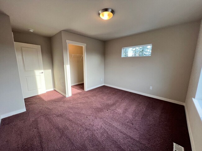 Building Photo - 3bed/2.5bath with Lofted Space at Harbor Crossing!