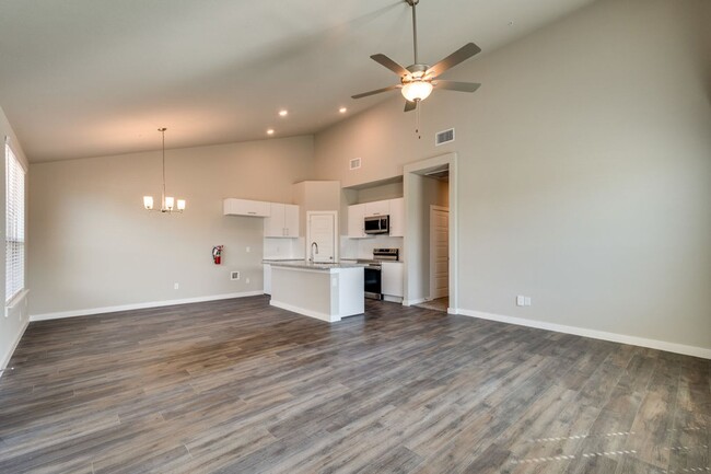Building Photo - GORGEOUS 3 BEDROOM FOUR PLEX LOCATED IN MI...