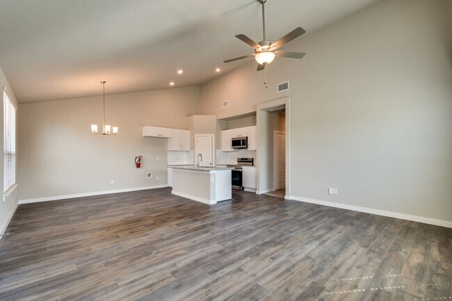 Building Photo - GORGEOUS 3 BEDROOM FOUR PLEX LOCATED IN MIDLOTHIAN ISD!