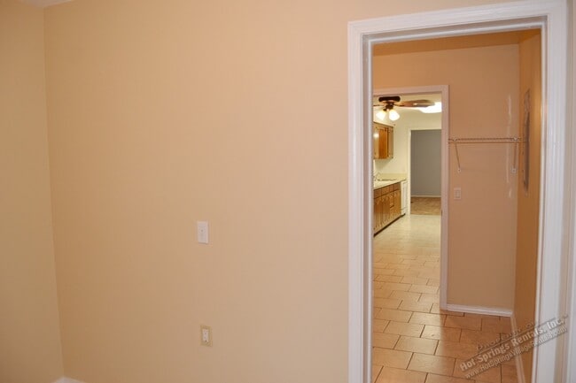 Building Photo - West Garea Area | Home | Unfurnished