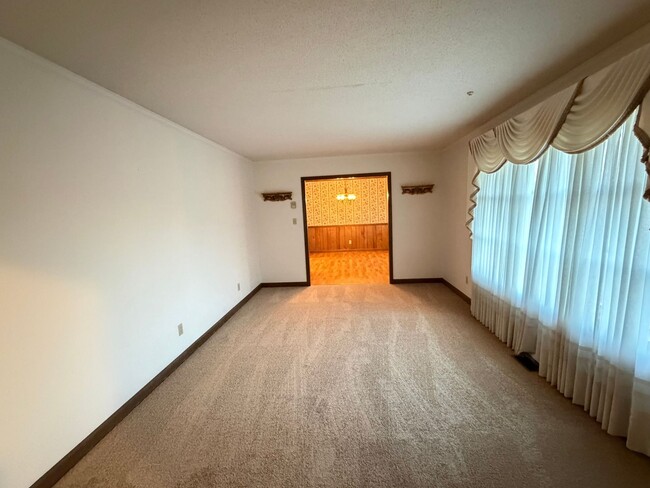 Building Photo - Liberty / Alamance County