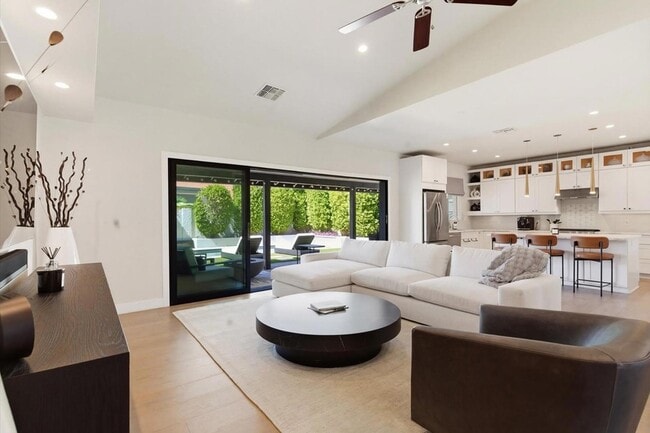 Building Photo - 8372 E San Salvador Dr