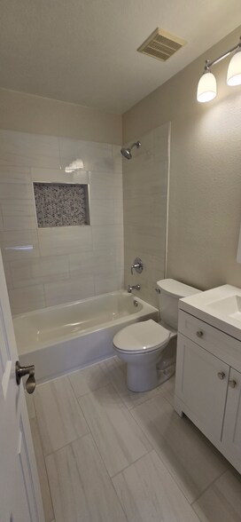 Building Photo - 9824 W Cornell Pl