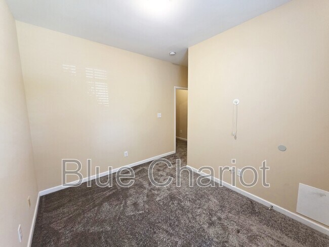 Building Photo - 650 Ganyard Farm Way