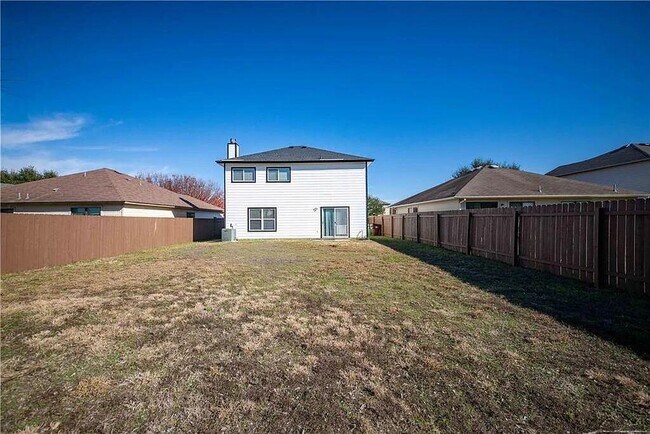 Building Photo - 2208 Bluebonnet Dr