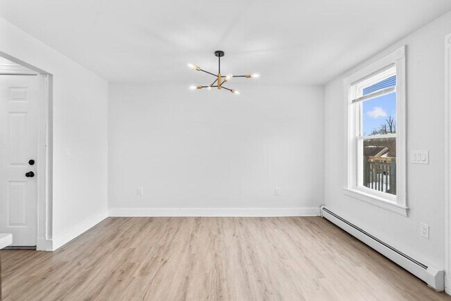 Building Photo - 30 Anthony St