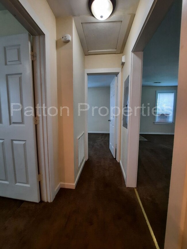 Building Photo - Five Points Home
