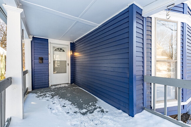 Building Photo - 447 Hawley St