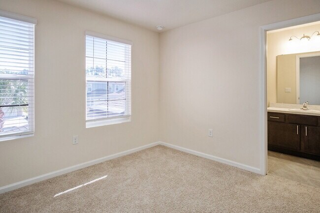 Building Photo - 73 Java Ln