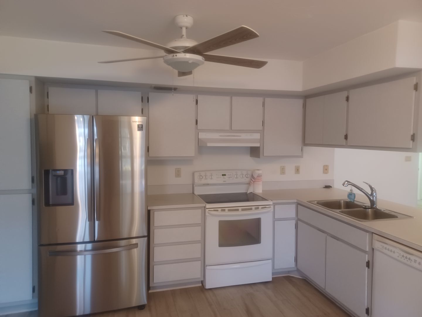 Building Photo - COMING SOON: Spacious Gulf Access 3 BR / 3 BA Home With a Large Screened Lanai for Entertaining &...