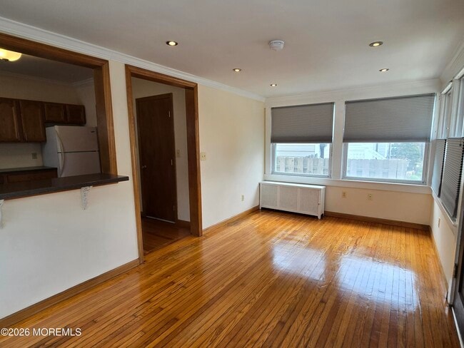 Building Photo - 904 Bergh St