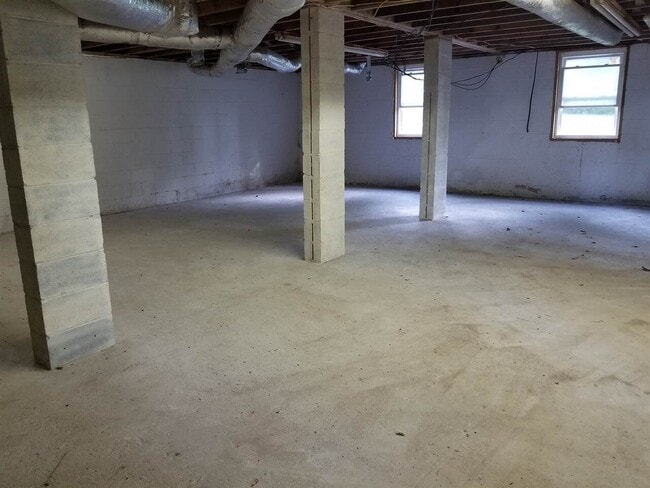 Building Photo - 2084 Brockton Rd