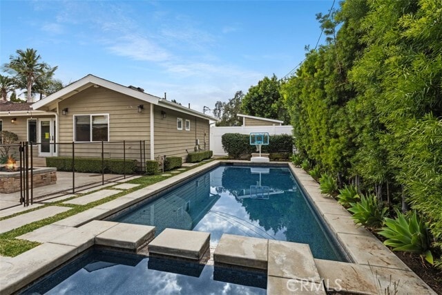 Building Photo - 2581 Fairway Dr