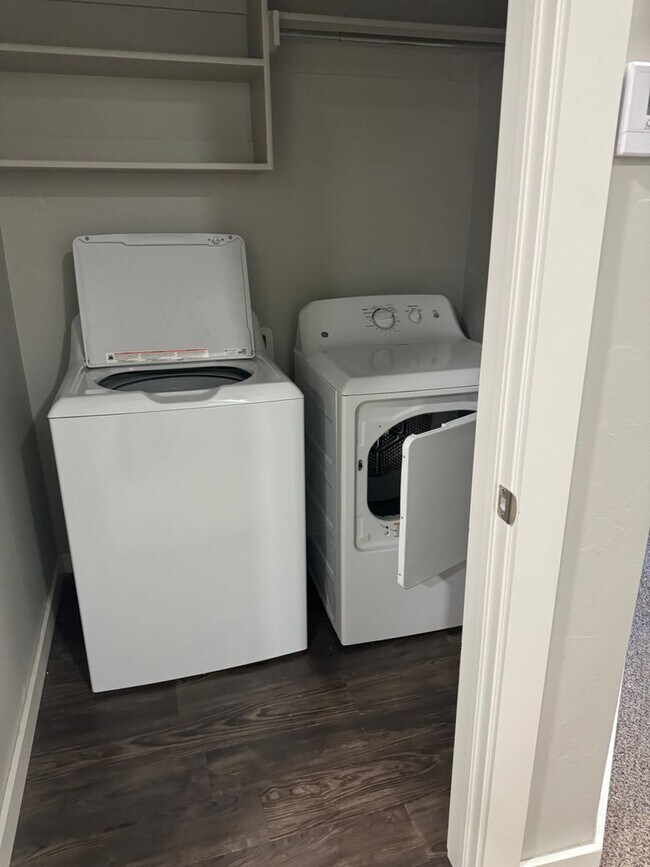 Building Photo - 1/2 off first month! 3 bedroom, 2.5 bathroom, 1 car garage