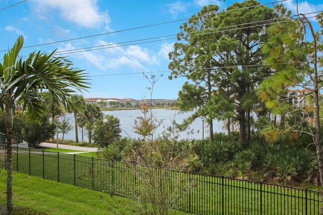 Building Photo - 4921 Bonsai Cir