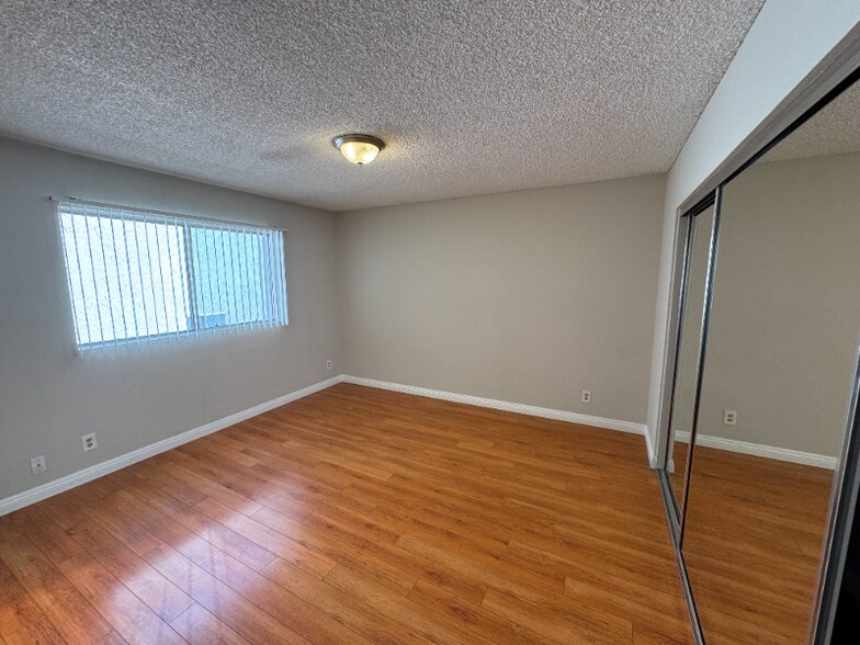 Building Photo - 626 E Verdugo Ave