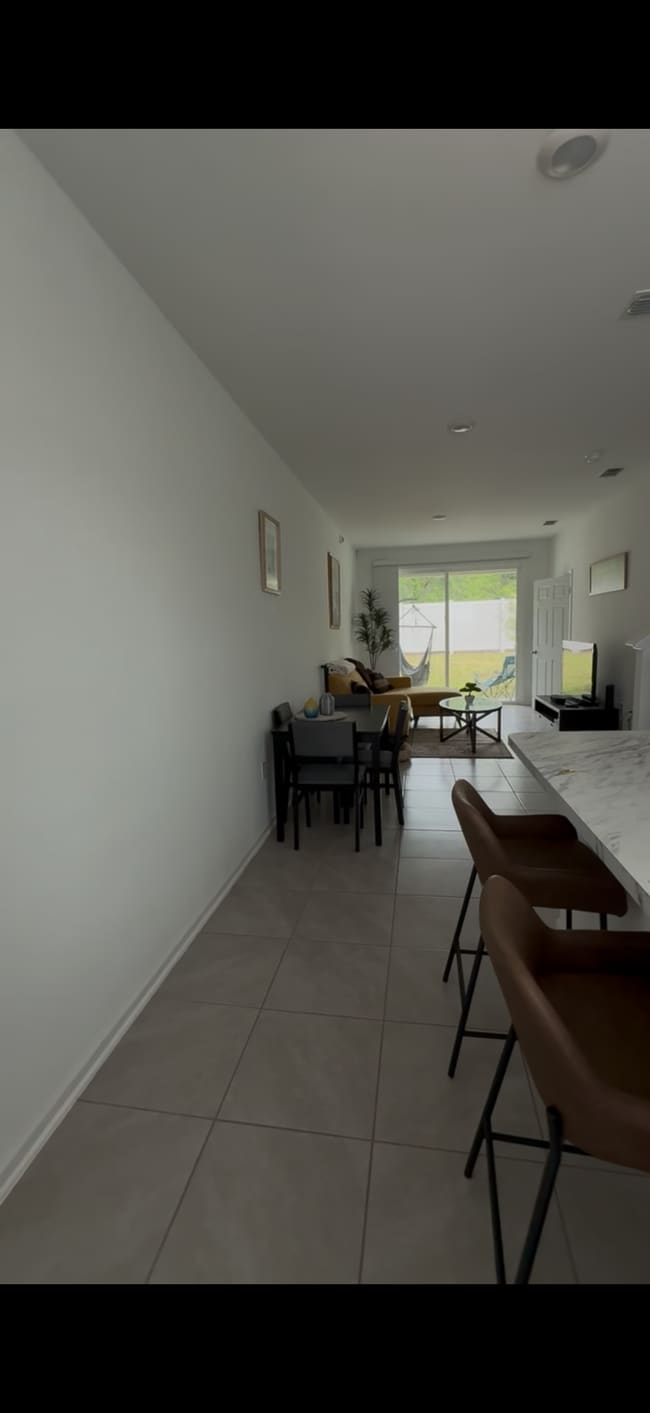 Building Photo - 8337 Retrograde Rd