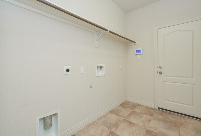 Building Photo - 7215 Casita Dr