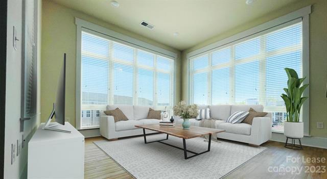 Building Photo - 16408 Holly Crest Ln