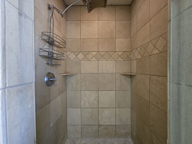 Building Photo - 4 Alma Ct