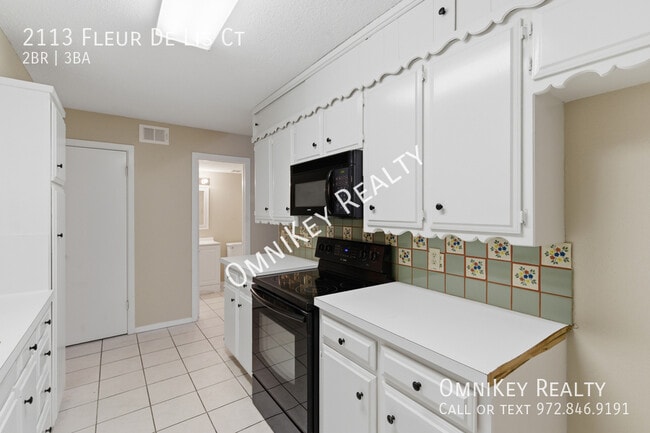 Building Photo - 2113 Fleur De Lis Ct
