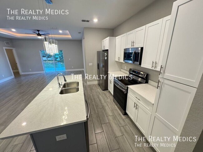 Building Photo - 304 Big Sioux Ln