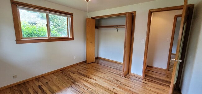 Building Photo - Gorgeous 4-bedroom home including a Two Car Garage