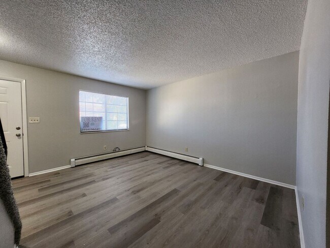 Building Photo - 49 Chestnut Dr